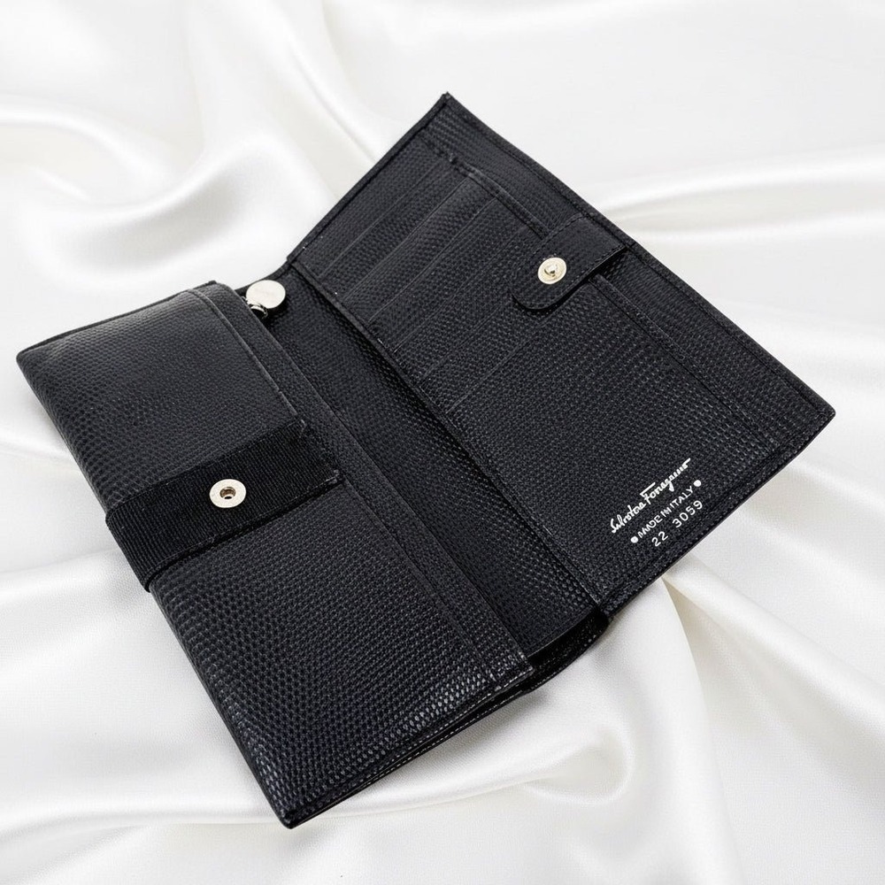 Salvatore Ferragamo Vara Long Wallet - Picture 9 of 14